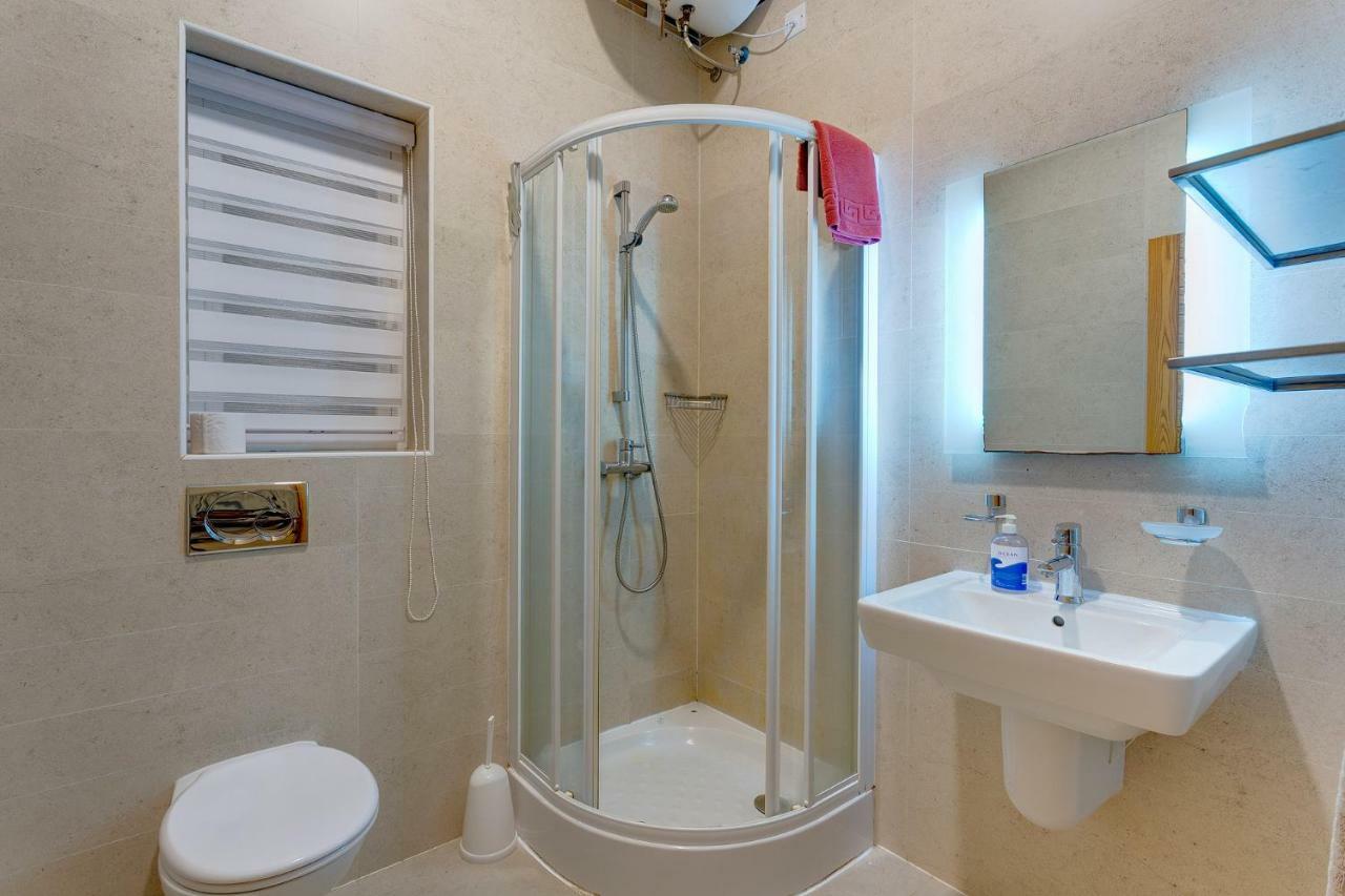 Apartment In Fort Cambridge With Pool Sliema Zewnętrze zdjęcie