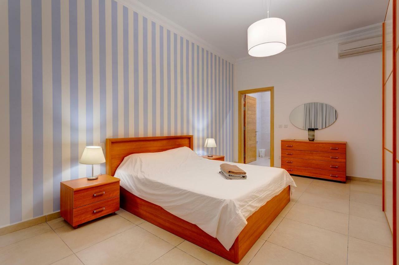 Apartment In Fort Cambridge With Pool Sliema Zewnętrze zdjęcie