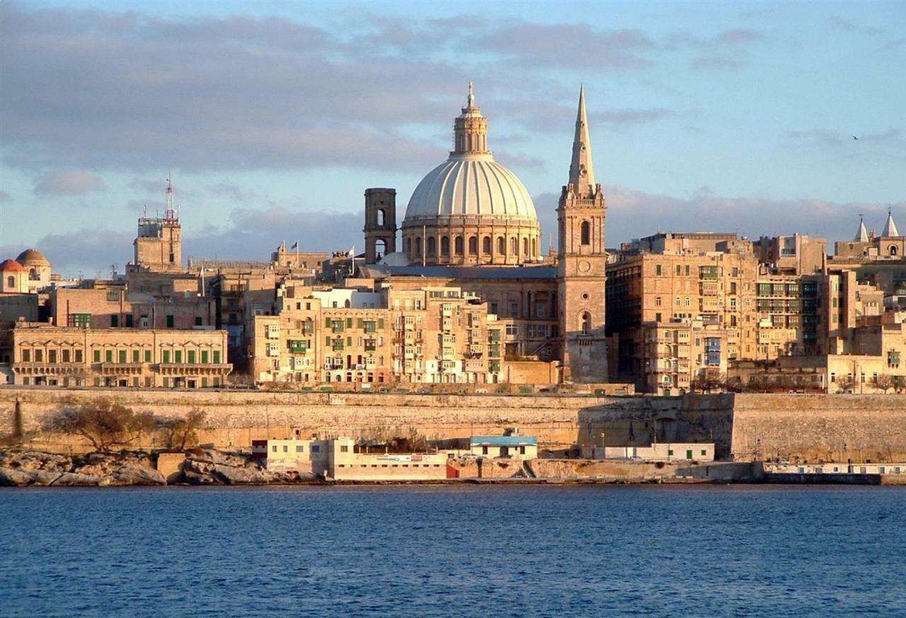 Apartment In Fort Cambridge With Pool Sliema Zewnętrze zdjęcie