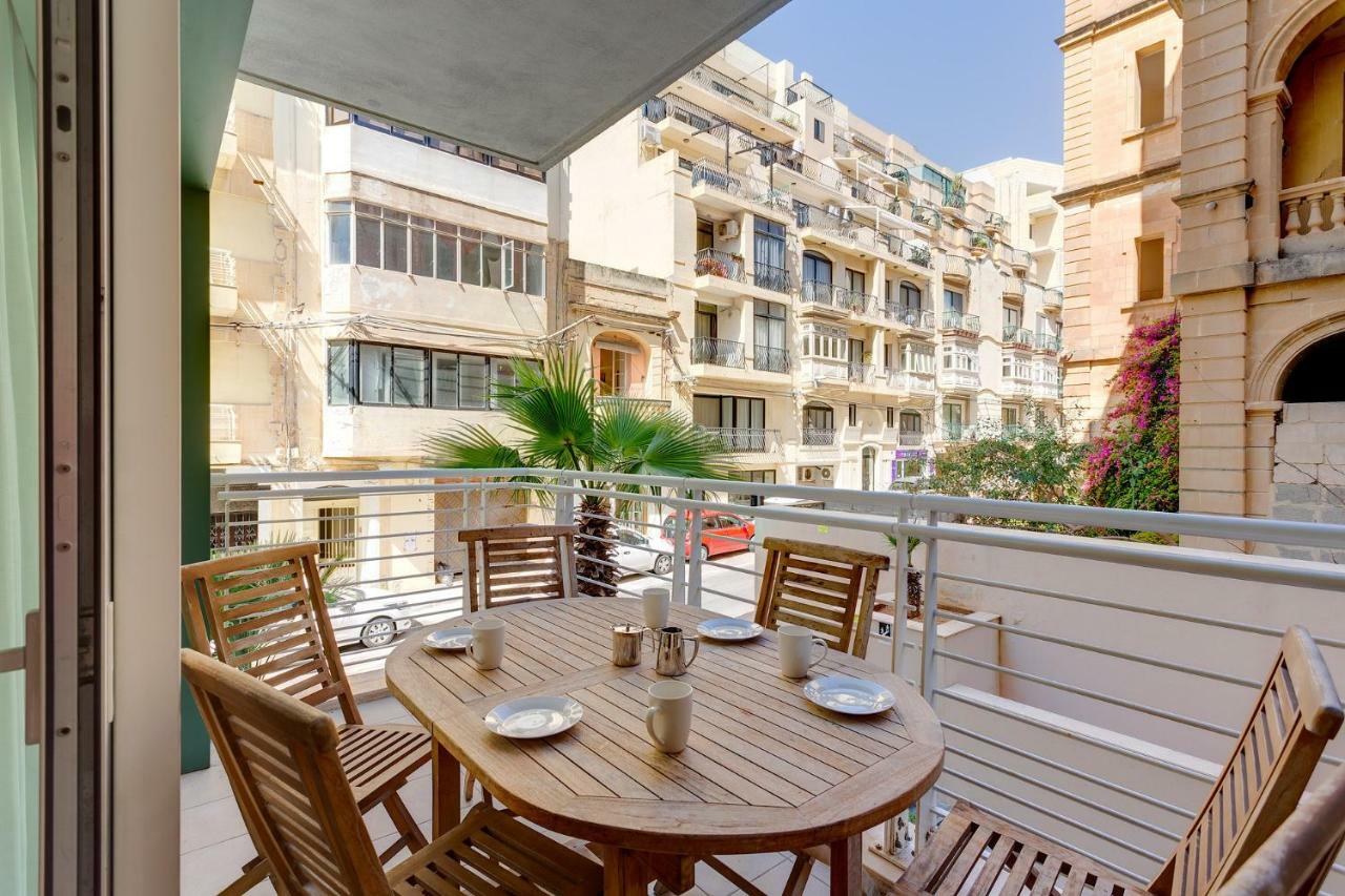 Apartment In Fort Cambridge With Pool Sliema Zewnętrze zdjęcie
